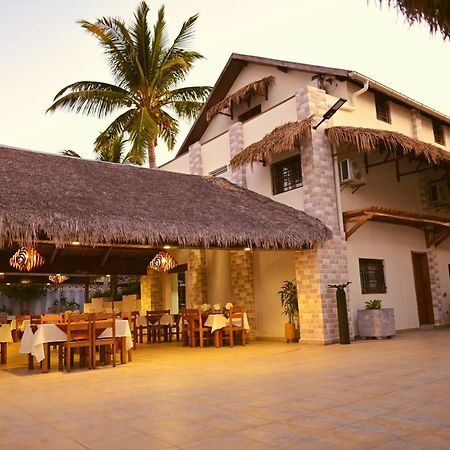 Hotel Baobab Cafe Morondava Eksteriør bilde