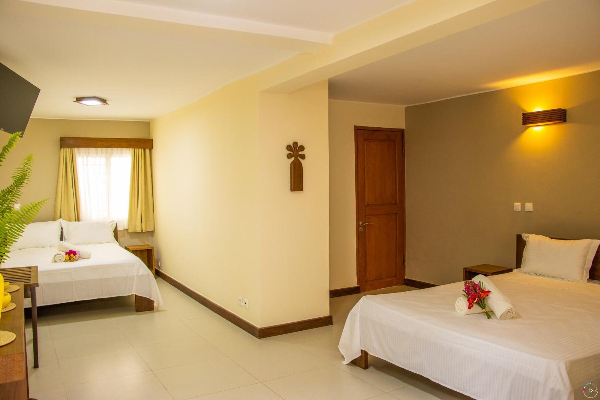 Hotel Baobab Cafe Morondava Eksteriør bilde