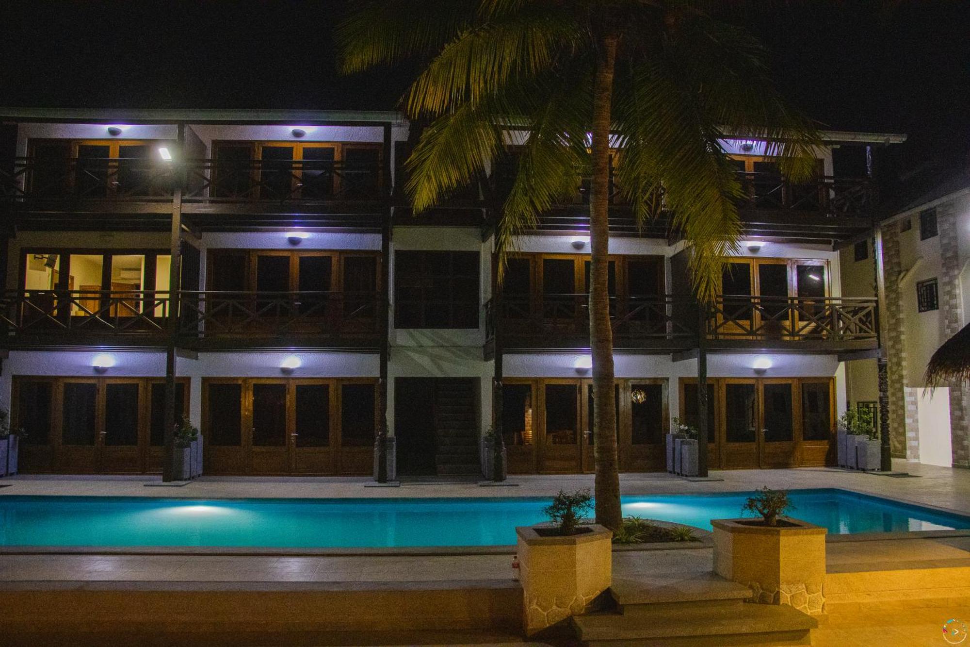 Hotel Baobab Cafe Morondava Eksteriør bilde
